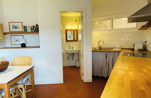 Tamariu Apartamento | T3 · Charming seaside escape with stunning views
