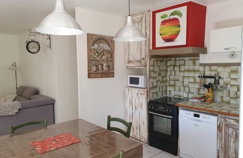 Pernes-les-Fontaines Casa | T3 country house, cocoon of nature.