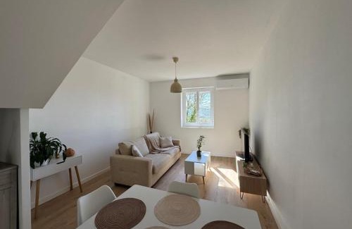 Ville-sous-Anjou Apartamento | T3 duplex village house