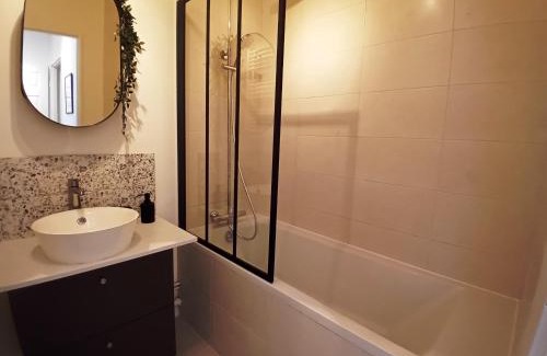 Houilles Apartamento | T3 en face de la gare, Terrasse-Rooftop, Parking