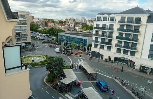 Houilles Apartamento | T3 en face de la gare, Terrasse-Rooftop, Parking