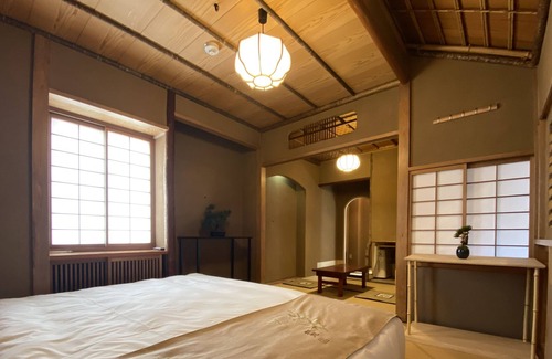 Takadanobaba Apartamento | T3 - Extensively renovated by the team of award-winning designer hotel architects to preserve comfort, tradition and safety.