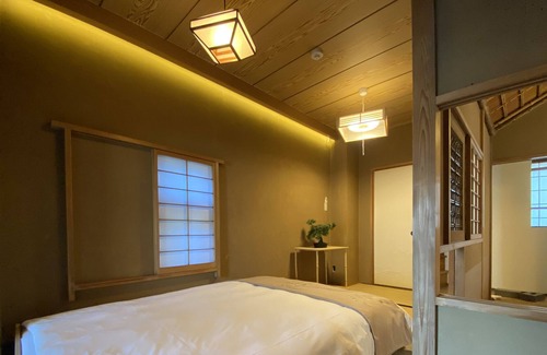 Takadanobaba Apartamento | T3 - Extensively renovated by the team of award-winning designer hotel architects to preserve comfort, tradition and safety.
