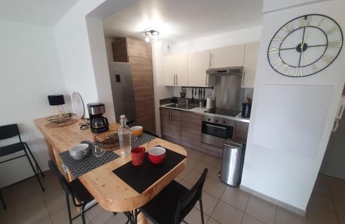 Greoux-les-Bains Apartamento | T3 Le Lou-Piscine & Parking - 5min des thermes
