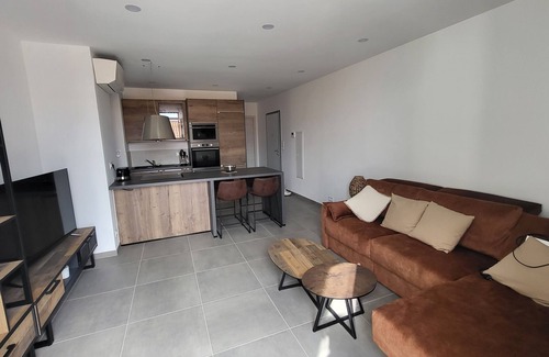 Propriano Apartamento | T3 Propriano Avec Ascenseur, Proche Toutes Commodités, Plage Accessible à Pieds