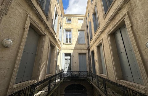 Montpellier City-Centre Apartamento | T3 rénové, au calme, plein centre et climatisé