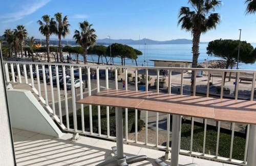 La Ciotat Apartamento | T3 sur la plage vue féerique mer,wifi, parking inclus , clim