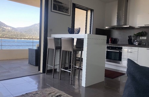 Propriano Apartamento | T3 con gran terraza en la playa en el centro de la ciudad.