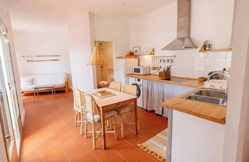 Tamariu Apartamento | T4 · Beachside escape with unbeatable views