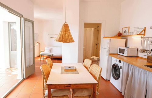 Tamariu Apartamento | T4 · Beachside escape with unbeatable views