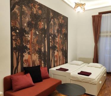 Rozsadomb Apartamento | T8 "The Crimson Suite" Apartment with 2 bathrooms