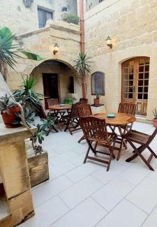 San Lawrenz Villa | Ta Majsi farmhouse with indoor heated pool
