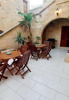 San Lawrenz Villa | Ta Majsi farmhouse with indoor heated pool