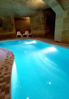 San Lawrenz Villa | Ta Majsi farmhouse with indoor heated pool