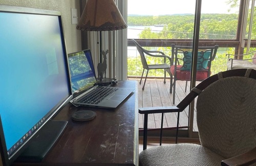 Cassville Cabaña | Table Rock Lake Big M Marina close to Eagle Rock