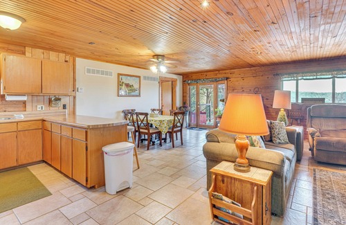 Shell Knob Cabina | Table Rock Lake Cabin w/ Waterfront Views!