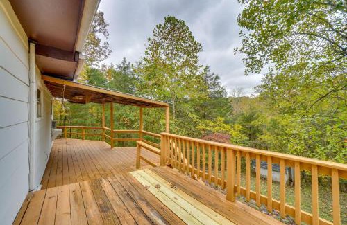 Shell Knob Casa | Table Rock Lake Cabin with Deck and Bar!