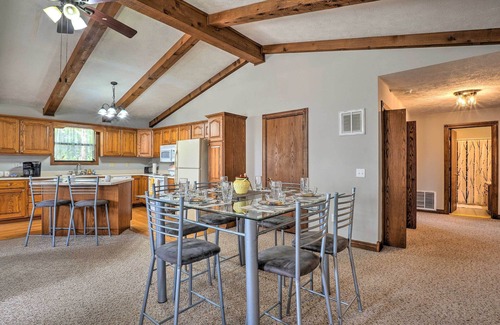 Arrow Point Casa | Table Rock Lake Getaway w/ Fire Pit, Deck & Grill!