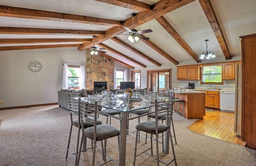Arrow Point Casa | Table Rock Lake Getaway w/ Fire Pit, Deck & Grill!