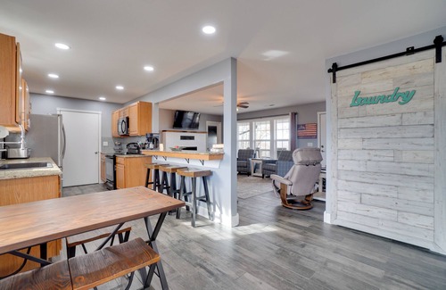 Golden Casa | Table Rock Lake Home - Fire Pit & Lake Views!