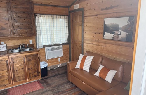 Eagle Rock Cabina | Table Rock Tiny Home Mill Creek Cabin