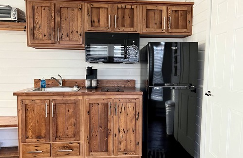 Eagle Rock Cabina | Table Rock Tiny Home The Bear's Den