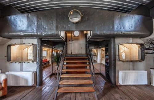 Ittre Alquiler De Eote | Tabor 67 Luxury Houseboat
