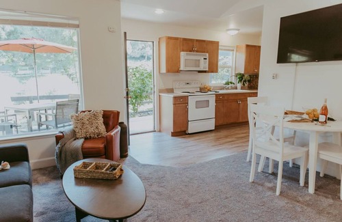 California Wine Country Cabaña | Tadpole Cottage