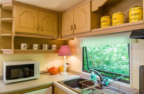 Priors Marston Casa | Tadpole Retreat x2 bedrooms, Kitchen, Bathroom & Lounge & Wifi