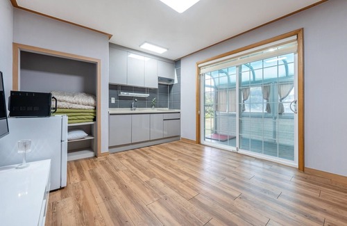 Mongdae Casa | Taean Mongsanporangbadarang Shim Pension