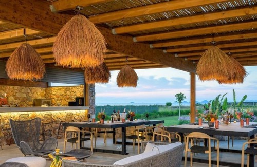 Tingaki Villa | Taf Boutique Villa 3 bedroom villa, beachfront with private heated pool