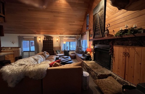 Serene Lakes Cabina | Tahoe Calm — Serene Lakes Waterfront Cabin