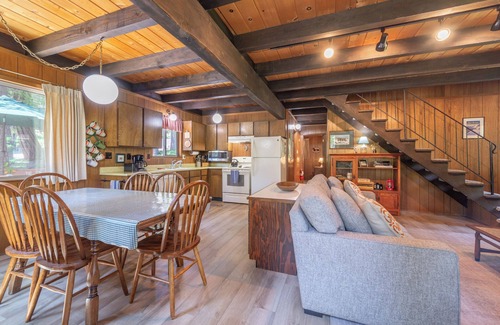 Homewood Chalet De Esquí | Tahoe Swiss Village Chalet, playa privada muelle HOA, a pie de playa!