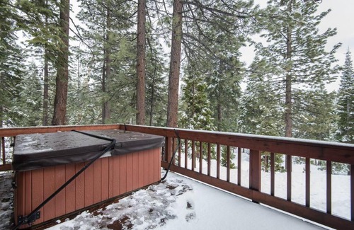Kings Beach Casa | Tahoe Vista Home w/Spa close to Northstar & Lake