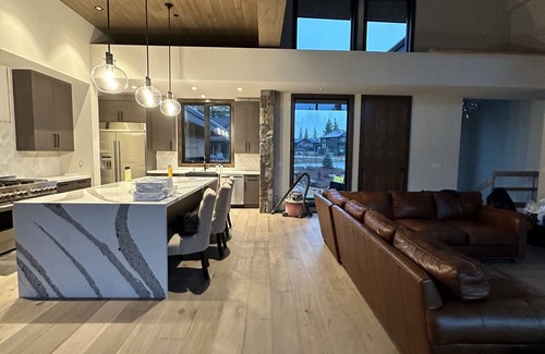 Truckee Casa | Tahoe’s Schaffer’s Mill property for ski trips, summer or family fun.