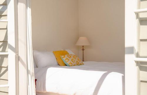 Surfdale Casa | Taimana Beach Front, Surfdale