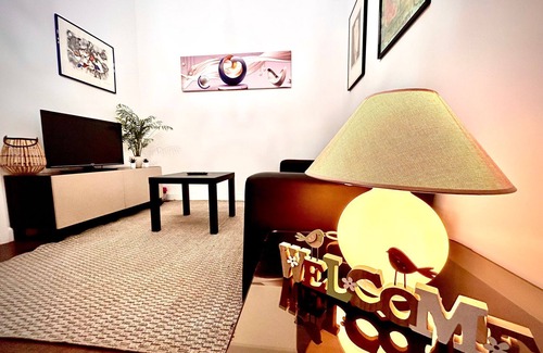 Braga Apartamento | Tómate un descanso y relájate en nuestra encantadora casita.