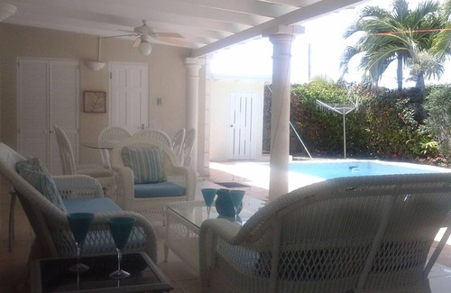 Bottom Bay Villa | Tome Five Villa con piscina privada y amplio patio