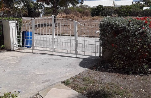 Bottom Bay Villa | Tome Five Villa con piscina privada y amplio patio