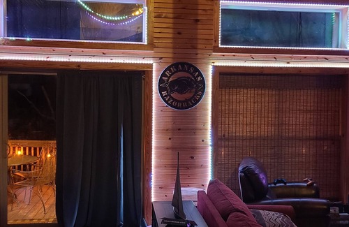 Clinton Cabina | Take it easy and take in the view! Get Away on Greers Ferry Lake-Shirley, AR