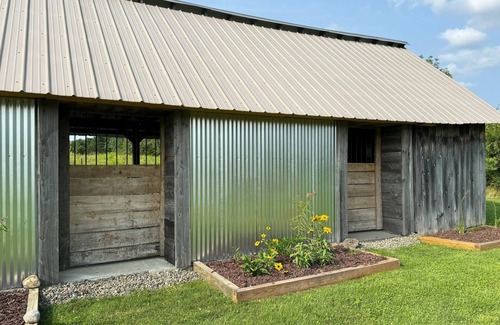 Hector Cabina | Take it easy at this unique and tranquil getaway