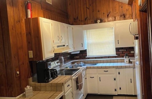 Zanesville Casa | Take Me To The River!