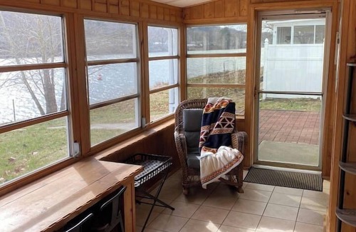 Zanesville Casa | Take Me To The River!
