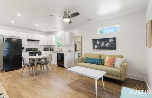 East MLK Casa | Take Your Pets on The Nearby Trail or Shared Yard