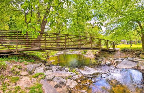 Takoma Park Apartamento | Takoma Park Apt with Wood Fire Pit Less Than 8 Mi to DC