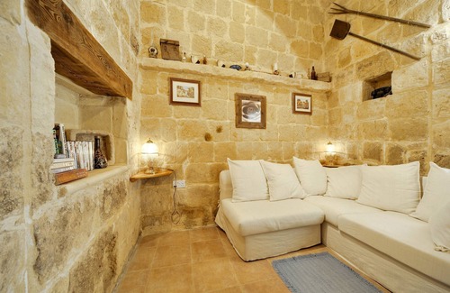 San Lawrenz Otro | Tal-Barun Self-Catering Farmhouse