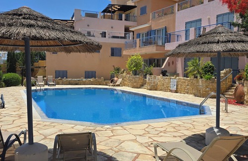 Tala Apartamento | Tala Hills Sea View Apartment, Tala Village, Paphos, w/wifi, walk-in shower
