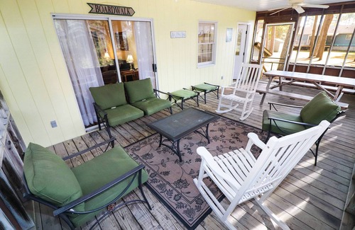 Chincoteague Casa | Tall Pines - Pet friendly; Screened porch!