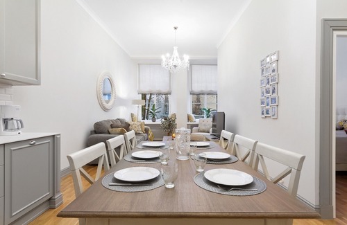 Old Town Apartamento | Tallinn’s Old Town Elegance: High Ceilings & Timeless Charm