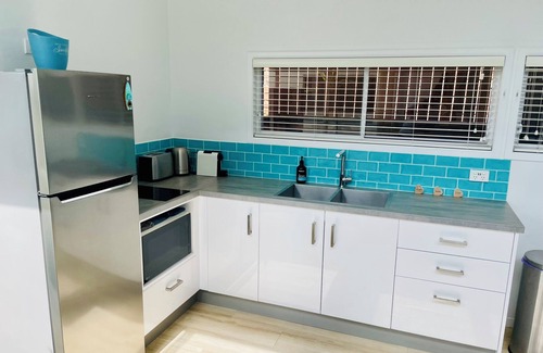 Suffolk Park Casa | Tallow Beach Bungalow , Unit 2, Suffolk Park. Easy walk to beach and shops.